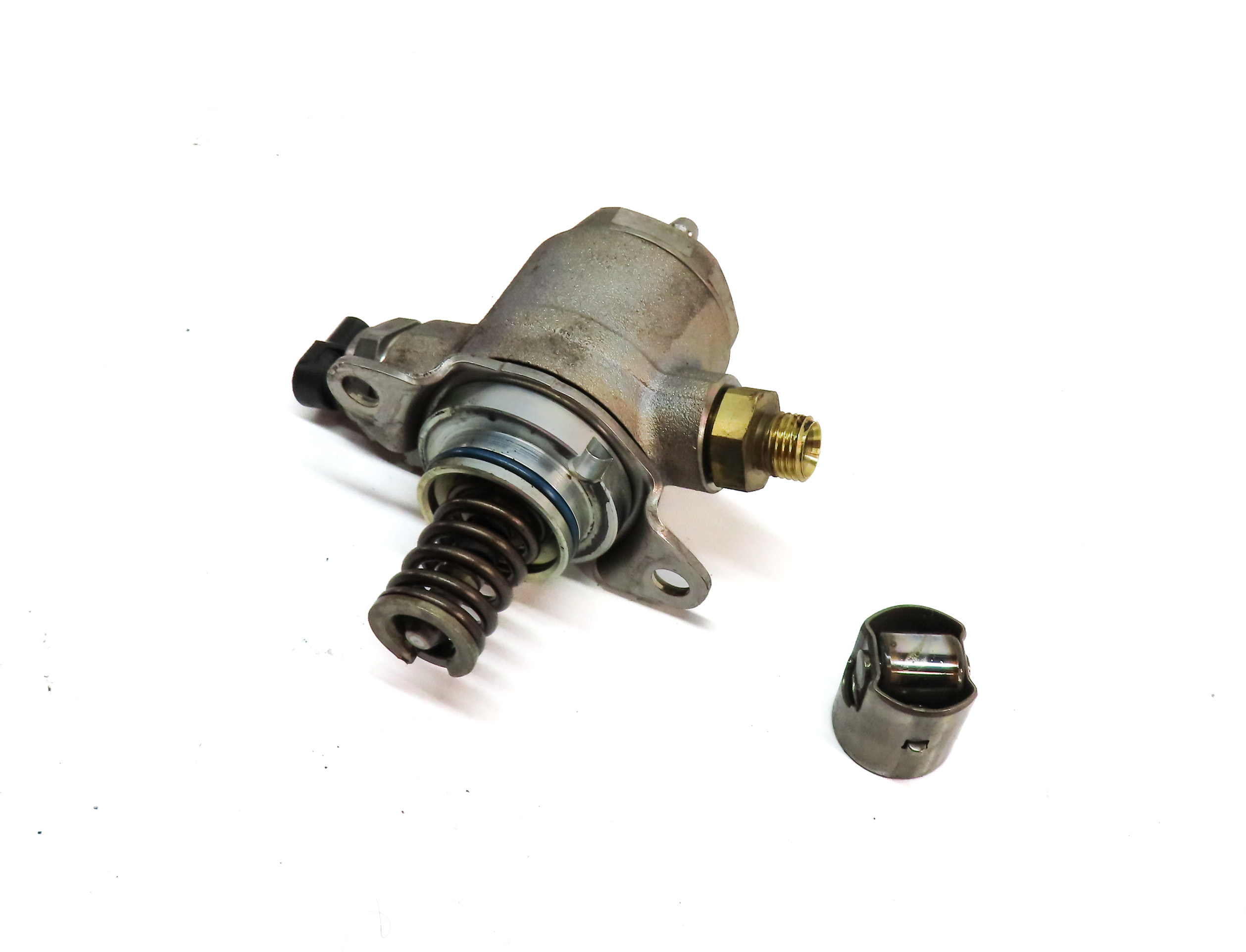 13-17 AUDI A4 A5 A6 Q5 TT (B8 C7 8K 8T 8R MK3) 2.0L ENGINE MECHANICAL FUEL PUMP — exact item pictured